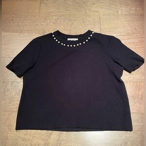 Zara size small cropped sweater with pearl necklace